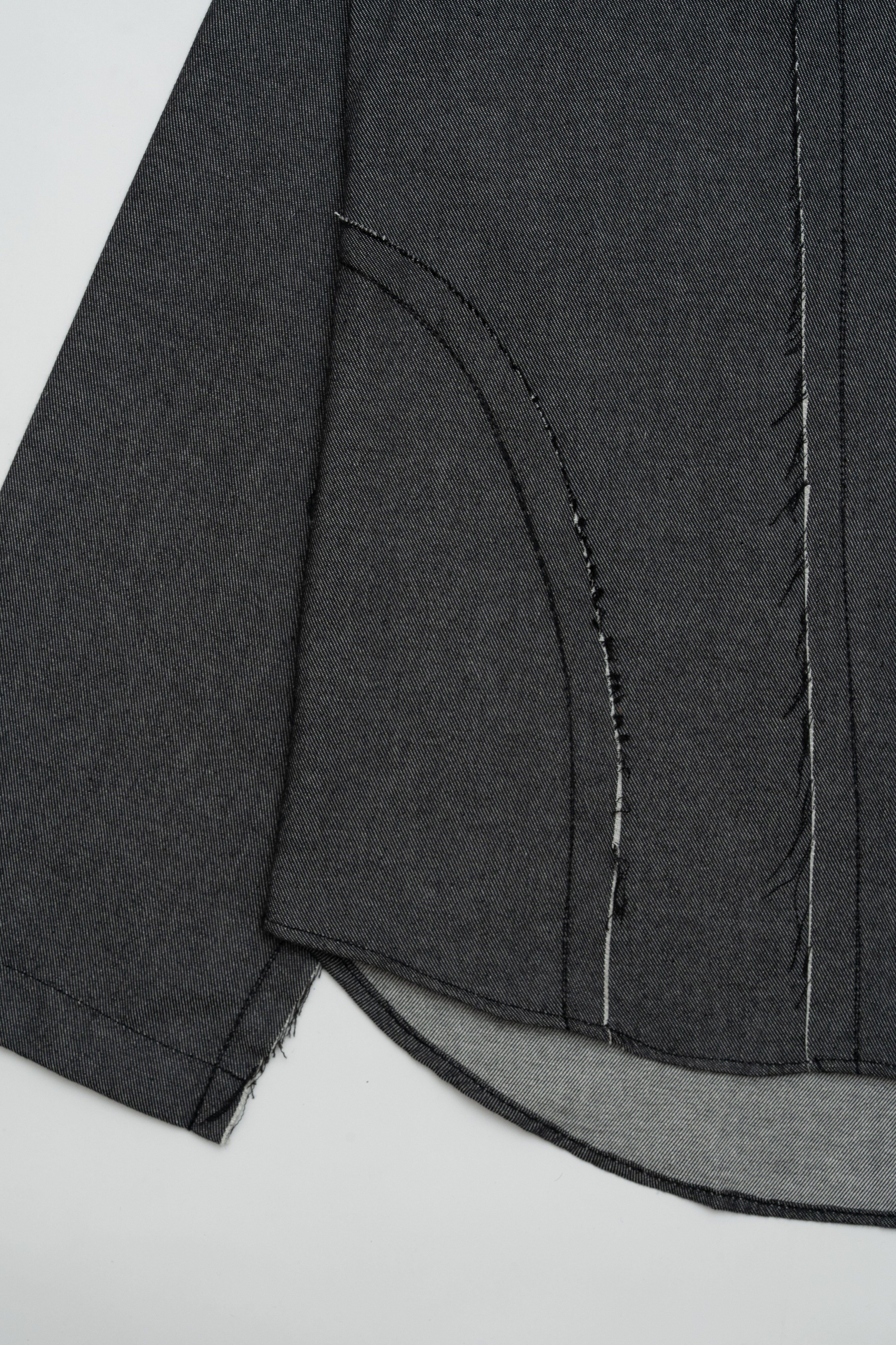 room for air — raw-edged seam, close